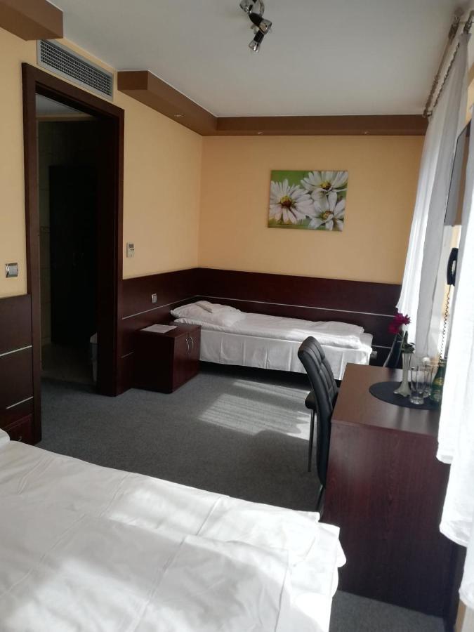 Gosciniec Biznesowy Dabrowa Górnicza Exterior foto